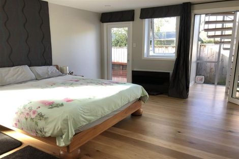 Photo of property in 2/2 Lynngate Place, Hillcrest, Auckland, 0627