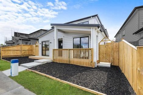 Photo of property in 73 Tributary Parade, Karaka, 2113