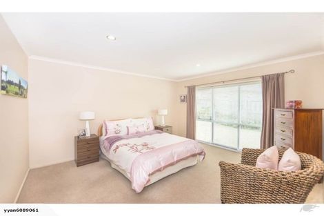 Photo of property in 15 Saltwood Street, Red Beach, 0932