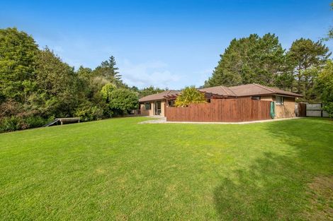Photo of property in 42 Manuka Grove, Helensville, 0875