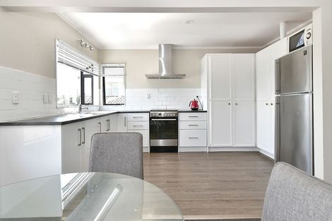 Photo of property in 7 Melandra Road, Stanmore Bay, Whangaparaoa, 0932