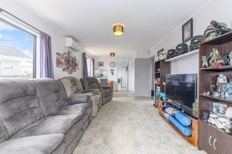 Photo of property in 10 Hillman Place, Ranui, Auckland, 0612