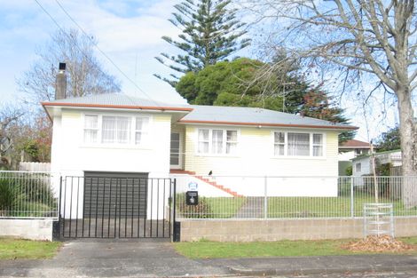 Photo of property in 2 Mountfort Street, Manurewa, Auckland, 2102