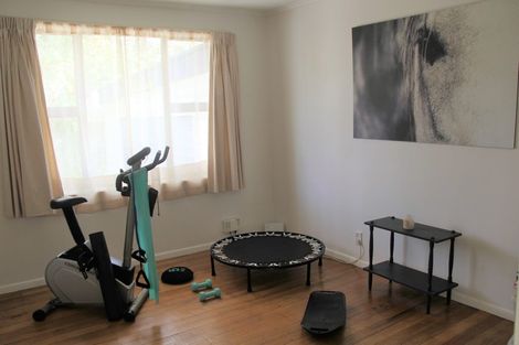 Photo of property in 35 Birdwood Road, Swanson, Auckland, 0612