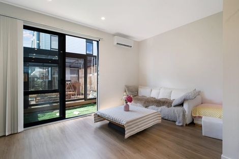 Photo of property in 9 Landing Path Drive, Hobsonville, Auckland, 0616