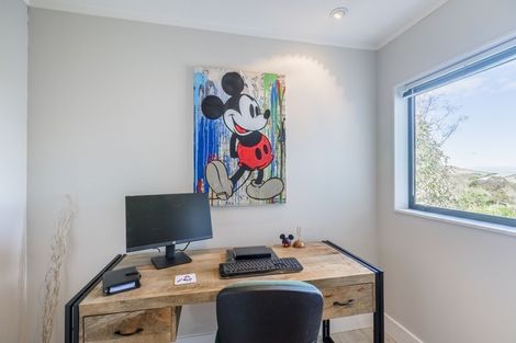 Photo of property in 11 Kea Street, Waikanae, 5036