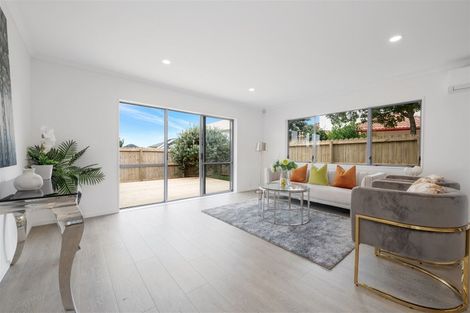 Photo of property in 2/10 Casabella Court, Northpark, Auckland, 2013