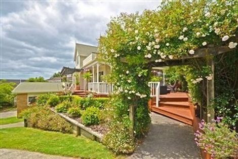 Photo of property in 17 Matisse Drive, West Harbour, Auckland, 0618