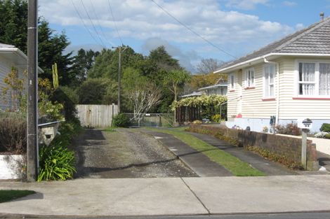 Photo of property in 14b Trafalgar Street, Westown, New Plymouth, 4310