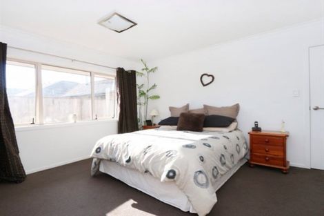 Photo of property in 4 Galea Grove, Kelvin Grove, Palmerston North, 4414