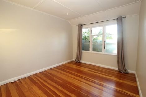 Photo of property in 245 Great North Road, Henderson, Auckland, 0612