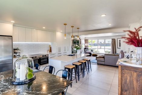 Photo of property in 41 Avondale Road, Taradale, Napier, 4112