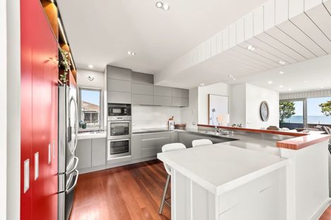 Photo of property in 88 Marine Parade, Paraparaumu Beach, Paraparaumu, 5032