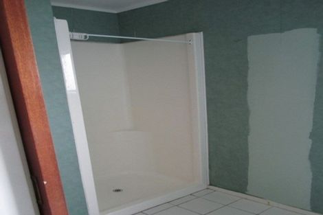 Photo of property in 23 Leiden Place, Totara Vale, Auckland, 0629