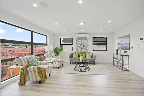Photo of property in 11 Tawapou Close, Massey, 0614