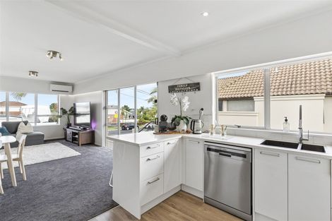 Photo of property in 116 Clovelly Road, Bucklands Beach, Auckland, 2012