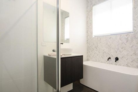 Photo of property in 2 Lewann Lane, Helensville, 0800