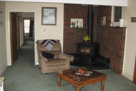 Photo of property in 5 James Street, Dannevirke, 4930