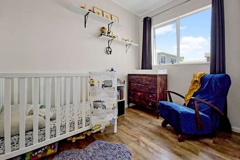 Photo of property in 2/137 Awaroa Road, Helensville, 0800