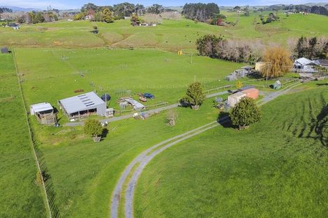 Photo of property in 141 Karioitahi Road, Waiuku, 2683