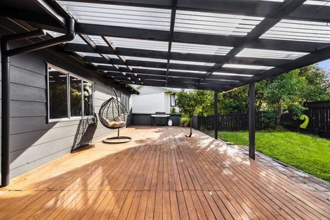 Photo of property in 20 Crosby Road, West Harbour, Auckland, 0618