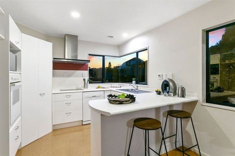 Photo of property in 4/6 Honeysuckle Lane, Mairangi Bay, Auckland, 0630