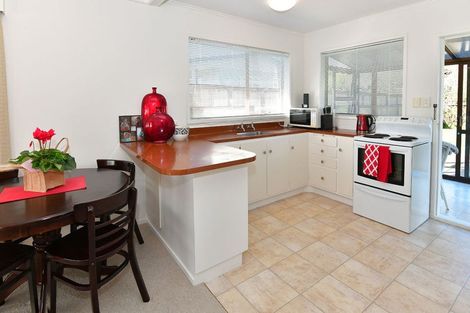 Photo of property in 2/92 Florence Avenue, Orewa, 0931