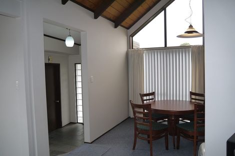 Photo of property in 104 Becroft Drive, Forrest Hill, Auckland, 0620