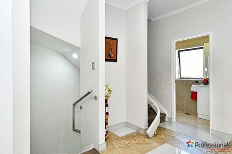 Photo of property in 4225a Great North Road, Glendene, Auckland, 0602