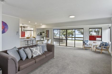 Photo of property in 18 Kaanapali Place, Wattle Downs, Auckland, 2103