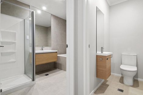 Photo of property in 1/1 Parapara Place, Albany, 0632
