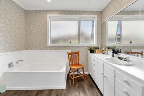 Photo of property in 12 Lewis Street, Gore, 9710