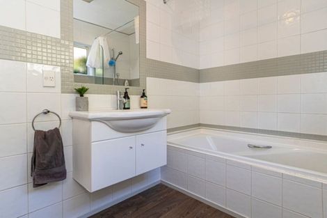 Photo of property in 64 Little John Drive, Bellevue, Tauranga, 3110