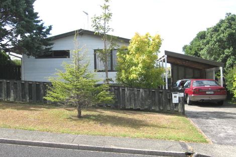 Photo of property in 44 Girrahween Drive, Totara Vale, Auckland, 0629