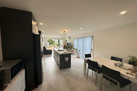 Photo of property in 7/11 Celeste Place, Totara Vale, Auckland, 0627