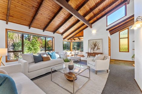 Photo of property in 5 Totara Grove, Hillcrest, Auckland, 0627