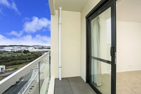 Photo of property in Apollo Apartments, 201/46 Rosedale Road, Rosedale, Auckland, 0632