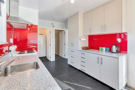 Photo of property in 12 Salas Place, Papakura, 2110