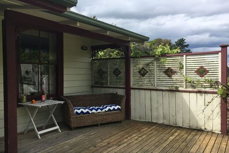 Photo of property in 28 Coote Road, Bluff Hill, Napier, 4110