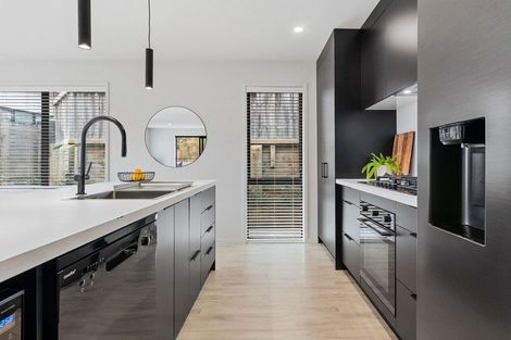 Photo of property in 32 Puhirake Crescent, Pyes Pa, Tauranga, 3112