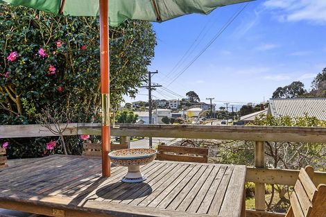 Photo of property in 95 Pioneer Road, Moturoa, New Plymouth, 4310