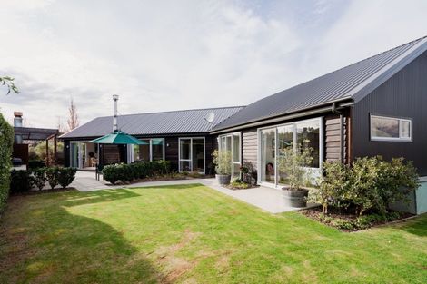 Photo of property in 1 Makomako Road, Wanaka, 9305