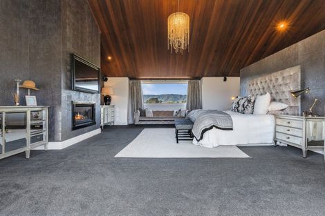 Photo of property in 2 Otaihanga Road, Paraparaumu Beach, Paraparaumu, 5032