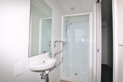 Photo of property in 6/5 Peachgrove Road, Te Atatu Peninsula, Auckland, 0610