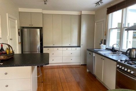 Photo of property in 165 Fendalton Road, Fendalton, Christchurch, 8052