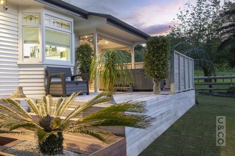 Photo of property in 1239 Peak Road, Helensville, 0875