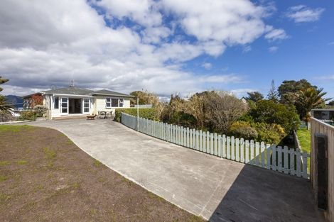 Photo of property in 23 Percival Road, Paraparaumu Beach, Paraparaumu, 5032
