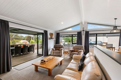 Photo of property in 2a Koromiko Place, Waiuku, 2123