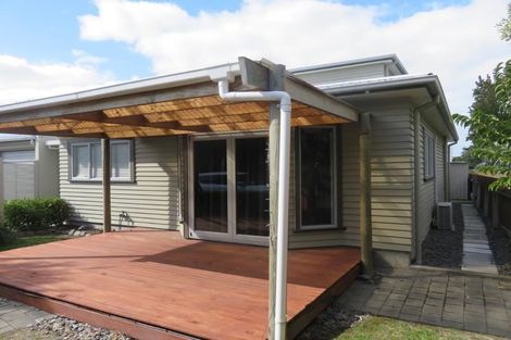 Photo of property in 8b Neeve Place, Taradale, Napier, 4112