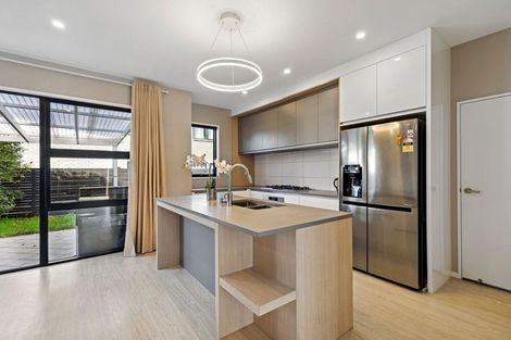 Photo of property in 10 Tihema Lane, Westgate, Auckland, 0614